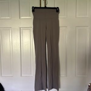 ARITZIA TNA Butter Flare Leggings With Slit